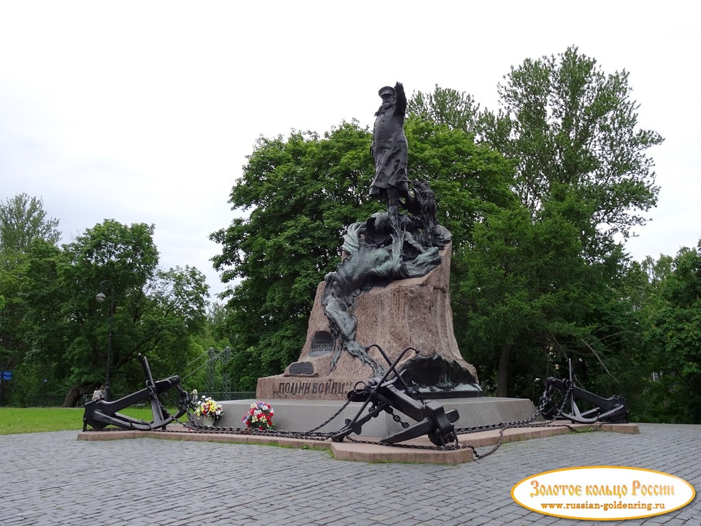 Памятник адмиралу Макарову. Санкт-Петербург