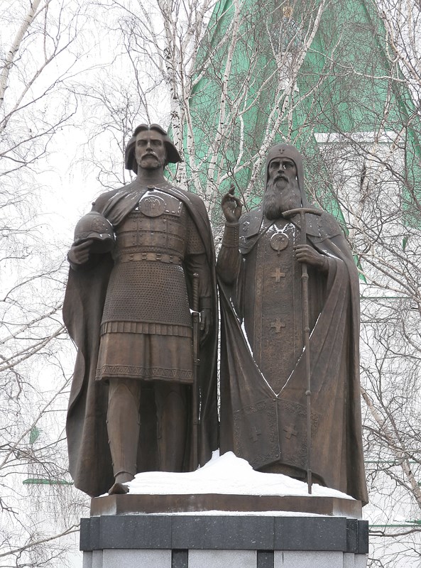 Памятник основателю города и епископу Симону. Нижний Новгород