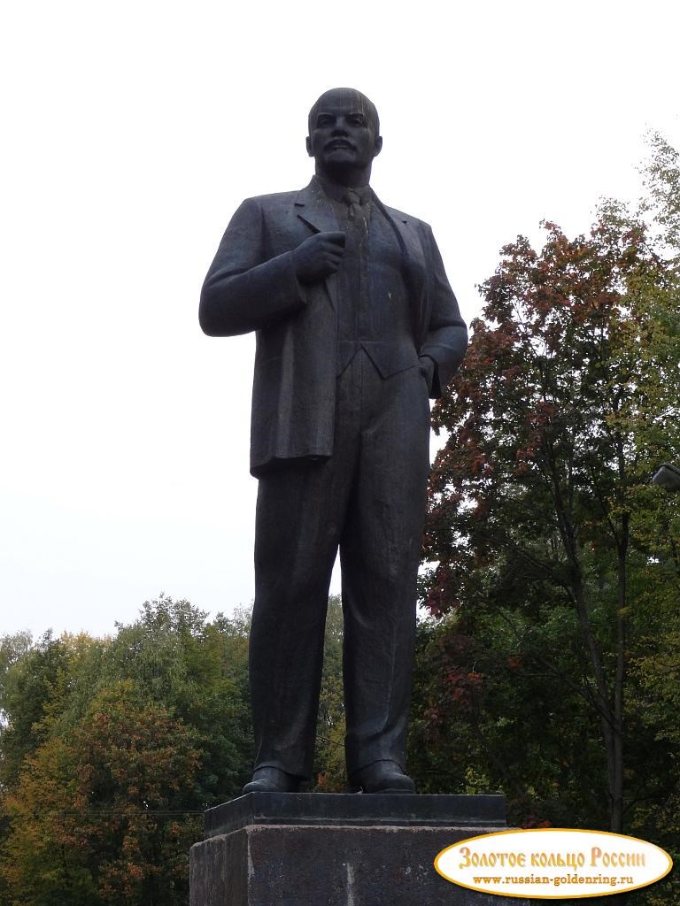 Памятник Ленину. Осташков