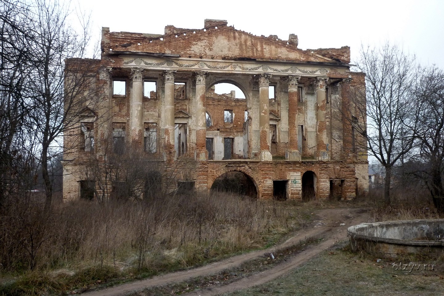 Руины старинного дворца Вяземских. Серпухов