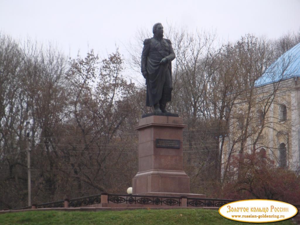 Памятник Кутузову. Смоленск