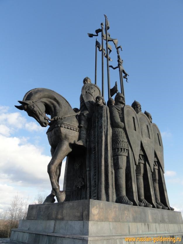 Достопримечательности Пскова. Монумент в честь Ледового побоища