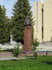 Кинешма. Памятник А.Н. Островскому